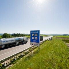 VINCI Highways - Germany - A4 Via Solution Thuringen - Highway with SummerSignage.jpg