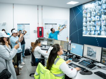 Behind-the-scenes of Via Sumapaz’s control center.jpg