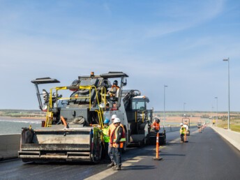 2026_CONFEDERATIONBRIDGE_CANADA_PAVINGVEHICLE.jpg