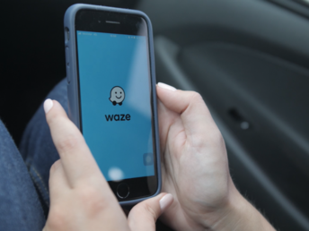 VINCI Highways joins forces with Waze for Cities in Peru and Colombia