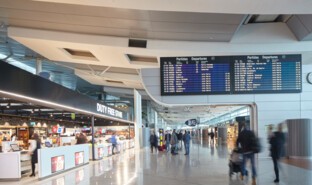 Passagers, Aéroport de Porto, Portugal