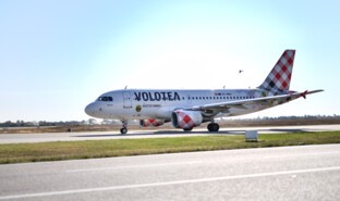 Avions Volotea aéroport de Lyon.jpg