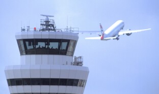 Airport facilities and infrastructure - London Gatwick Airport control tower.jpg