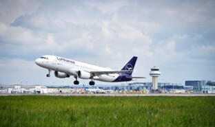 Lufthansa GAL 24-4-23-0597.jpg