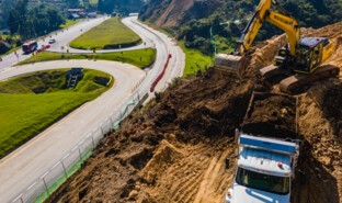 PR 102-106  Obra tercer carril-DJI_0028.JPG