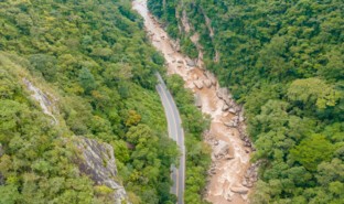 Bancada y derrumbres Nariz del diabloPANO0006-Panorámica.jpg