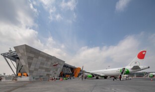MTY Medio finger lado aire.JPG
