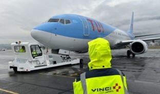 Aéroport Chambéry Savoie Mont Blanc_collaborateur VINCI Airports.JPG