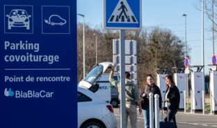 Carpool passengers_1.jpg