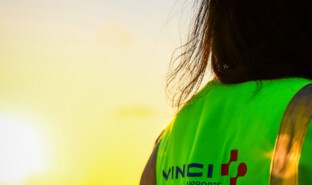 VINCI Airports jacket_1.JPG
