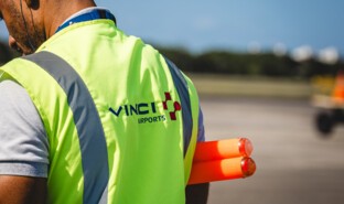 VINCI Airports jacket_4.jpg