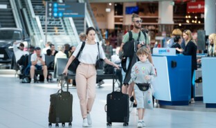 Airport passengers_1.jpg