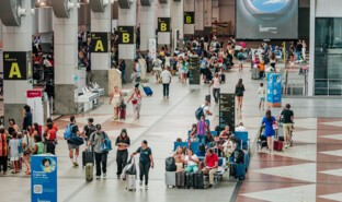 Airport passengers_4.jpg