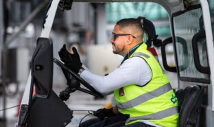 Logistic agent_2.jpg