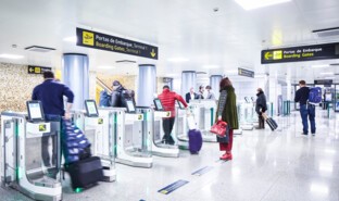 Lisbon Airport_5.jpg