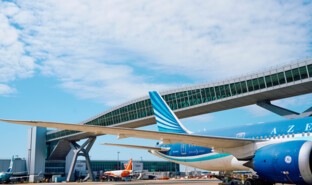 Azerbaijan Airlines Pier 6 bridge.jpg