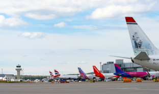 Various Airlines at Sunny LGW.png