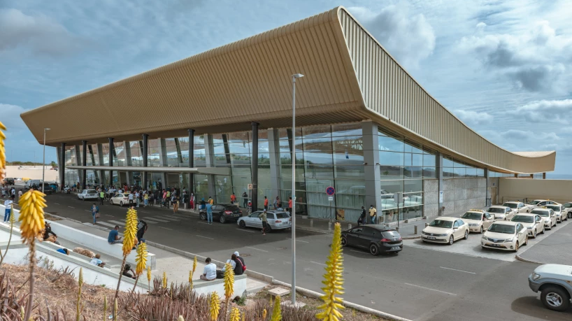 Cape Verde and VINCI Airports sign a concession contract for seven airports across the country