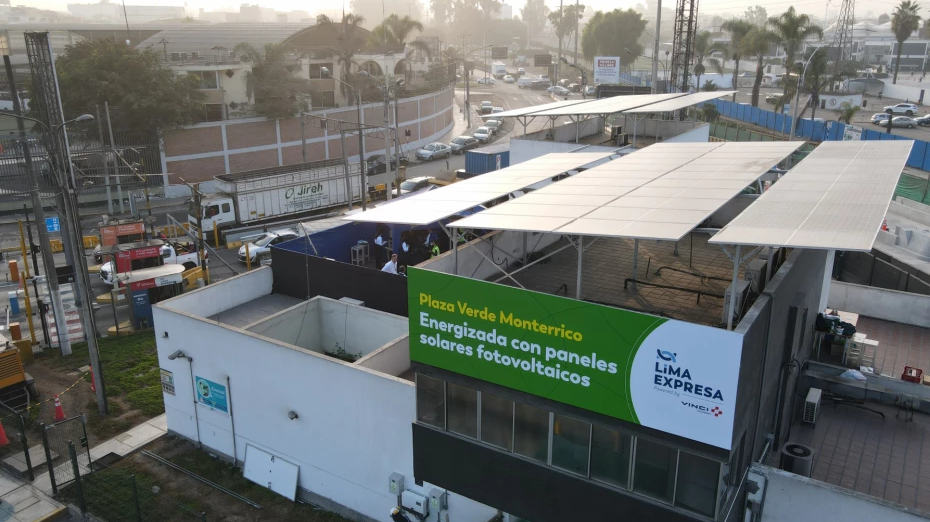 Solar panels on the Lima Expresa's offices, Peru, VINCI Highways.jpg