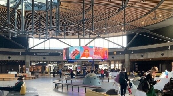 En première mondiale, VINCI Airports, World of Women et Code Green mettent en valeur l’art NFT dans un réseau mondial d’aéroports pour la Journée Internationale des Femmes.jpeg