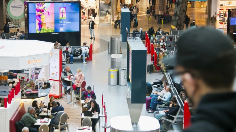 In world first, VINCI Airports, World of Women, and Code Green bring digital artworks to airports across the globe on international women’s day