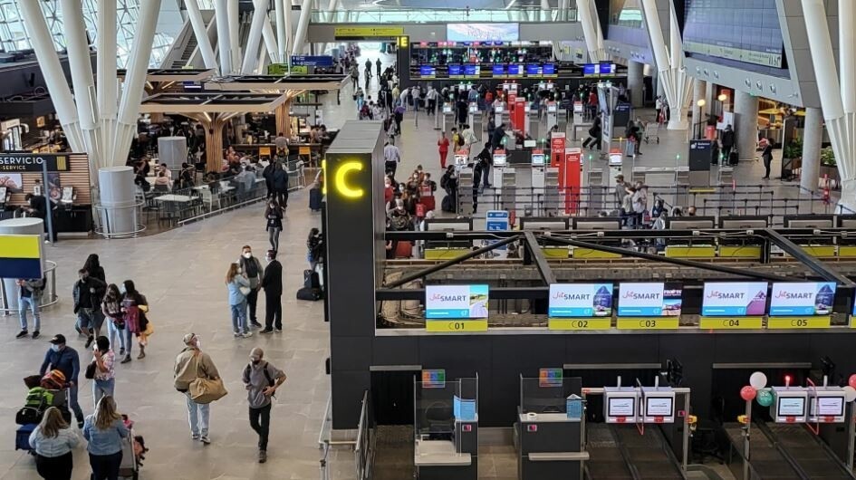 New international Terminal, Santiago airport, Chile, VINCI Airports.JPG