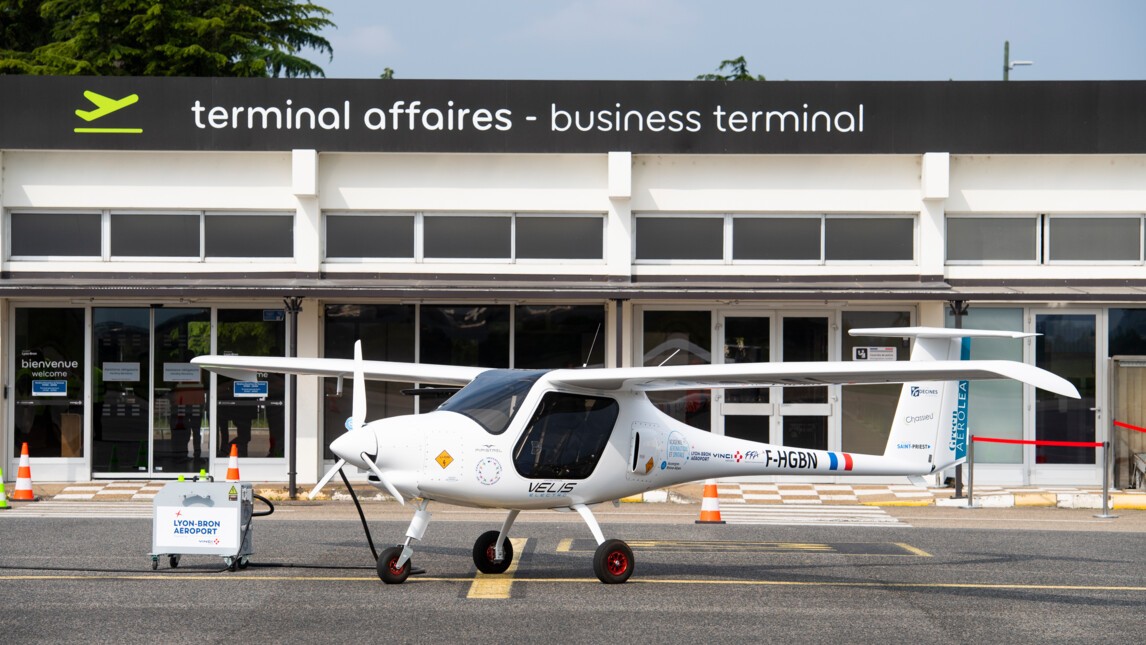 Avion 100% électrique - Aéroport Lyon-Bron.png