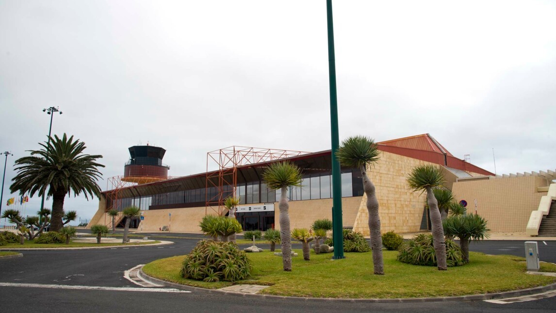 Porto Santo Airport current Terminal.jpg