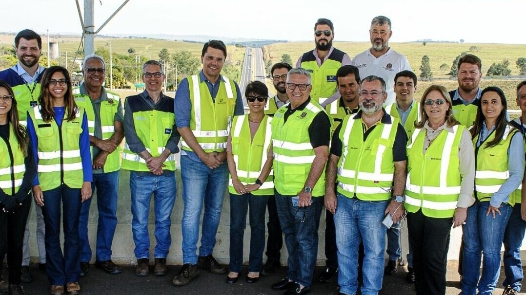 VINCI Highways- Entrevias-Brazil-Secretary of State and members of Artesp visit SP-333 duplication work.jpg