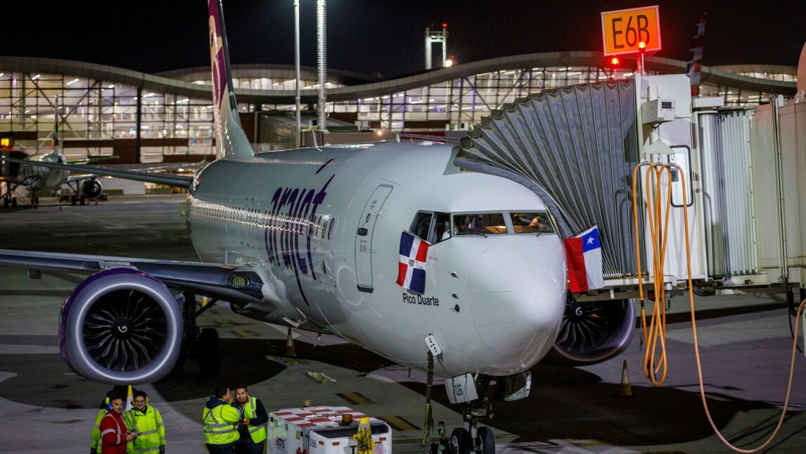 Arajet flight at Santiago airport, Chile, VINCI Airports.jpg