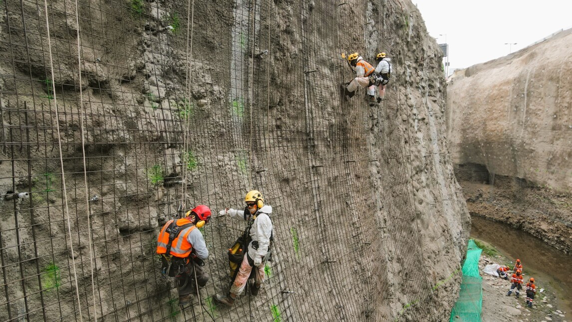 VINCI Highways_Lima Expresa_ reinforcement Zarumilla embankment .JPG