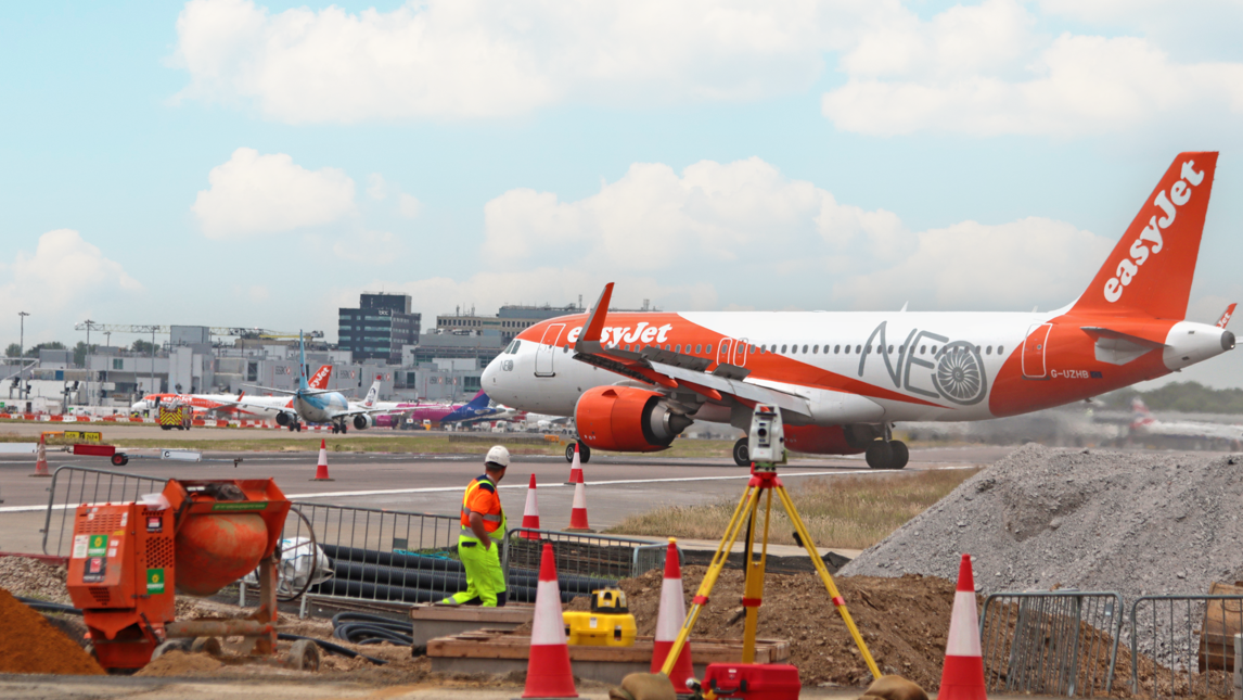 easyjet plane RET construction JS 2023 (small).png