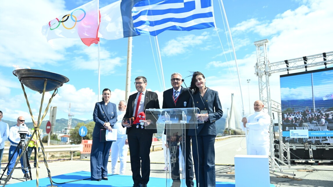 Rio-Antirrio Bridge_Olympic Torch &amp; officials_VINCI Concessions.jpeg