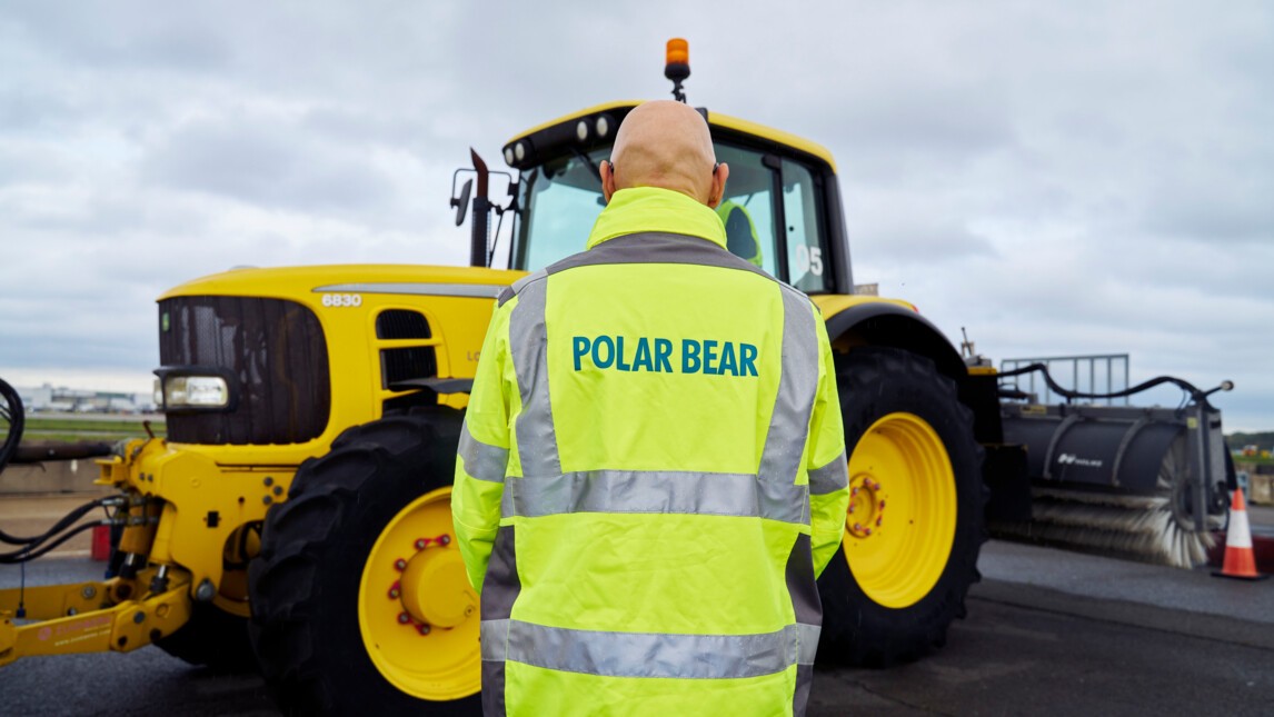 LGW Snow Fleet Polar Bears 2024 (19).jpg