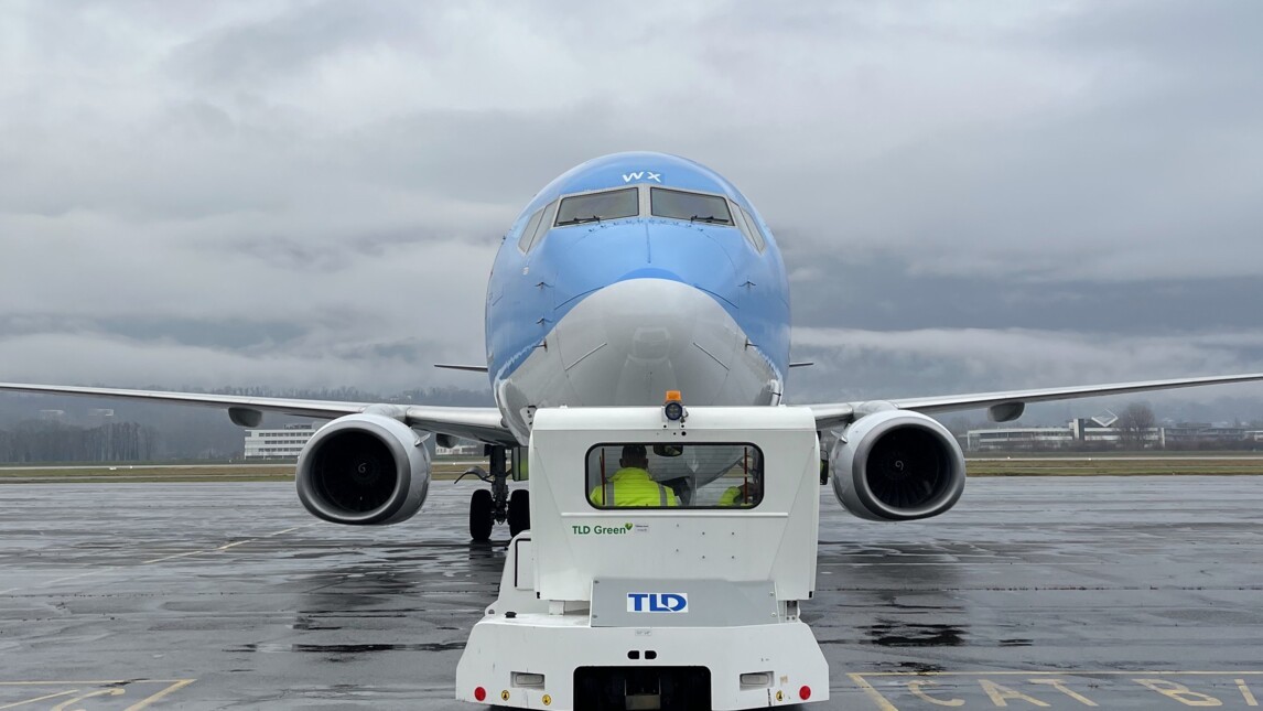 Aéroport Chambéry Savoie Mont Blanc_engin de repoussage électrique_VINCI Airports.JPG