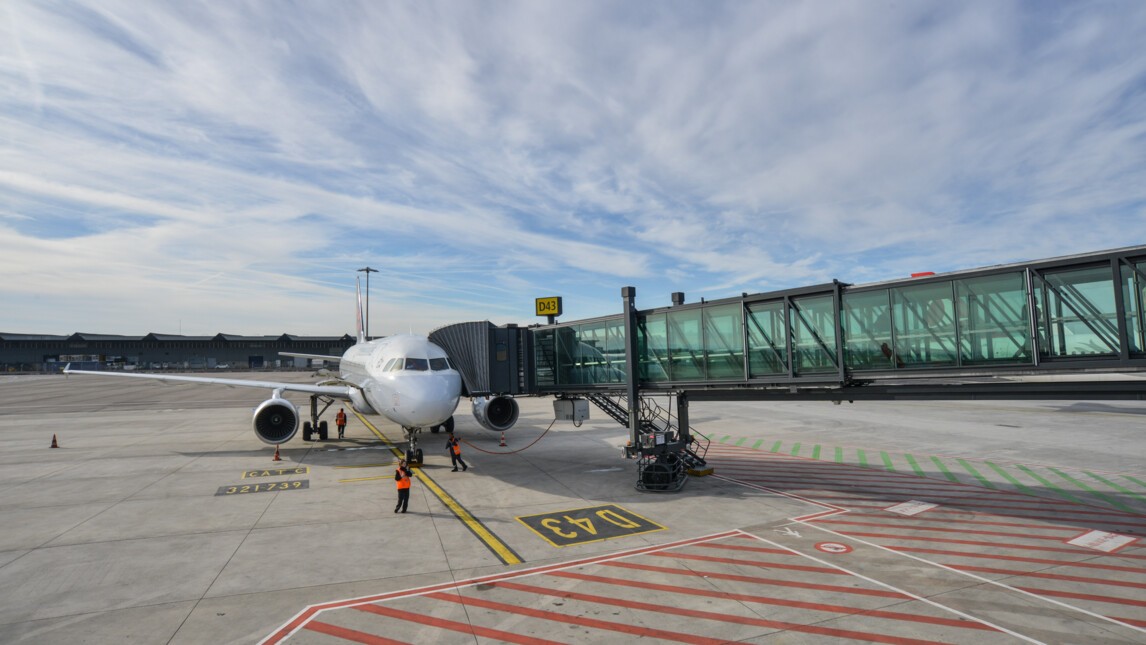 Pistes-Terminal-B1-Lyon-Saint Exupéry_VINCI Airports_Eric-Soudan.jpg