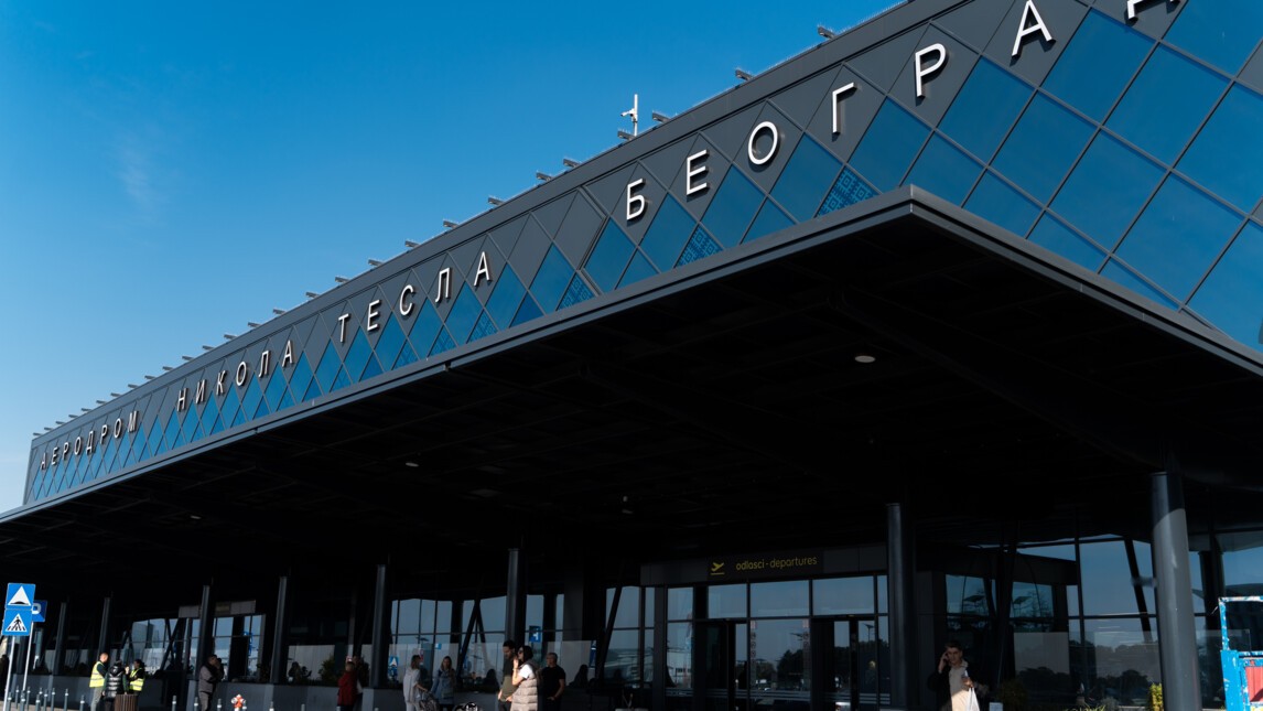 Belgrade airport exterior_VINCI Airports_photo Stefan Jovanovic.jpg