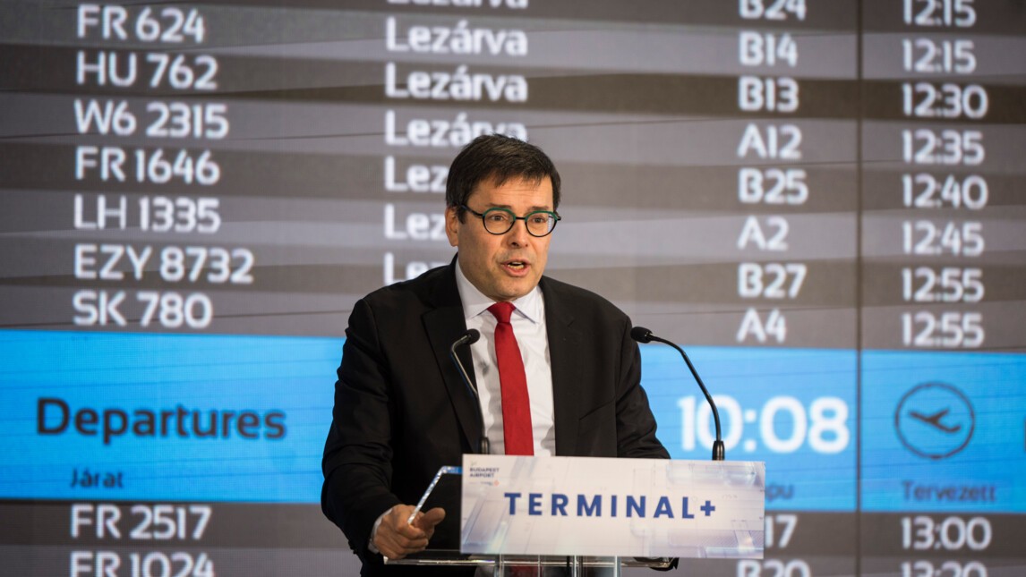 Governement official photograph (5).jpg