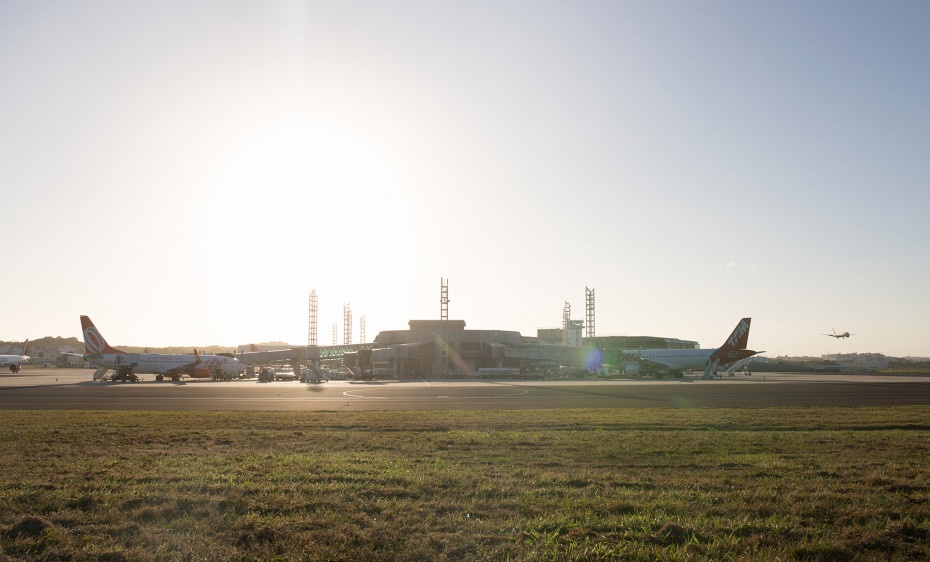 piste-aeroport-de-salvador-bresil-930x562.jpeg