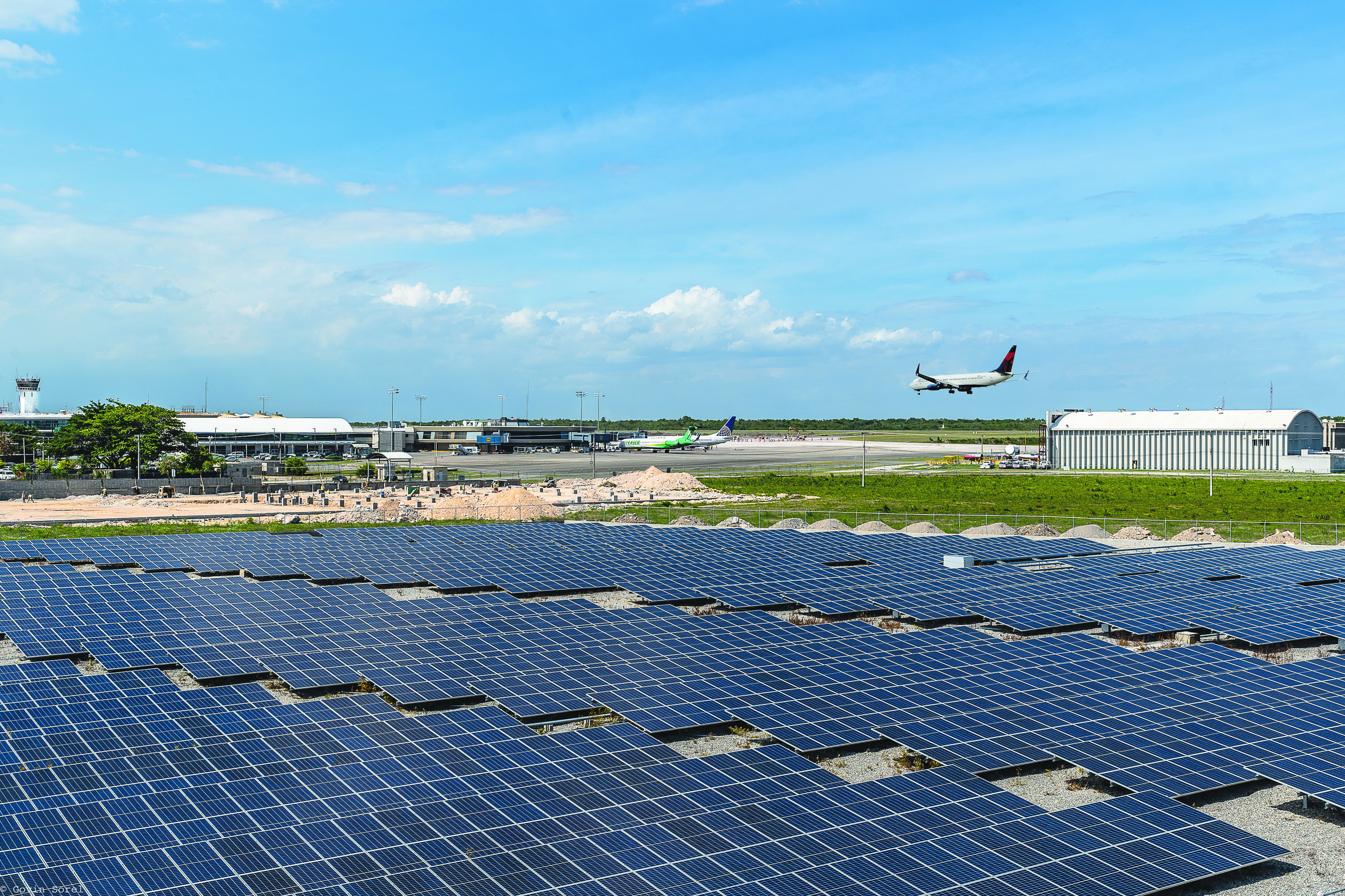 Panneaux Photovoltaïque, Aéroport De Las Americas, Santo Domingo, République Dominicaine