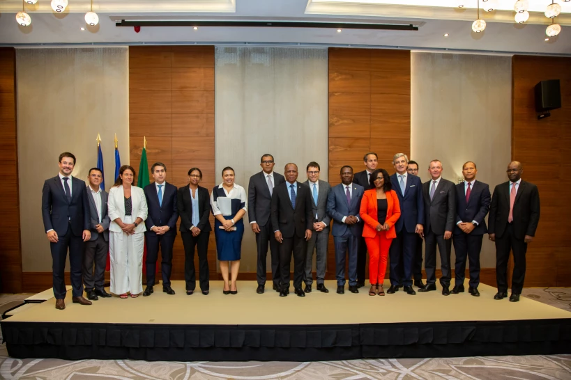 Cape Verde and VINCI Airports sign a concession contract for seven airports across the country
