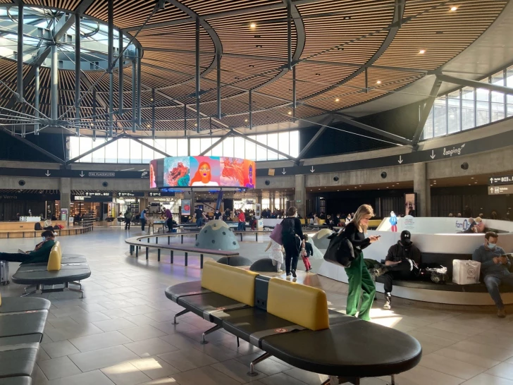 In world first, VINCI Airports, World of Women, and Code Green bring digital artworks to airports across the globe on international women’s day