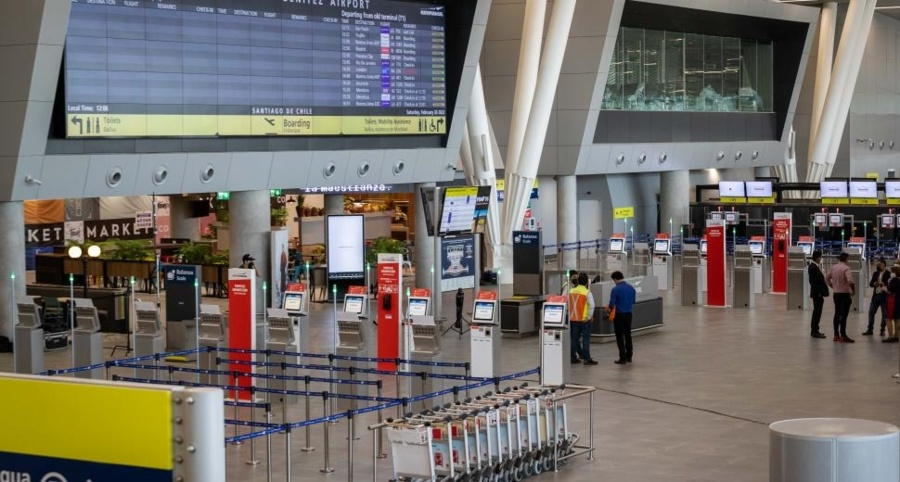 Inauguration du nouveau terminal international de l'aéroport de Santiago du Chili, construit par le groupe ADP, VINCI Airports et Astaldi Concessioni 2.png