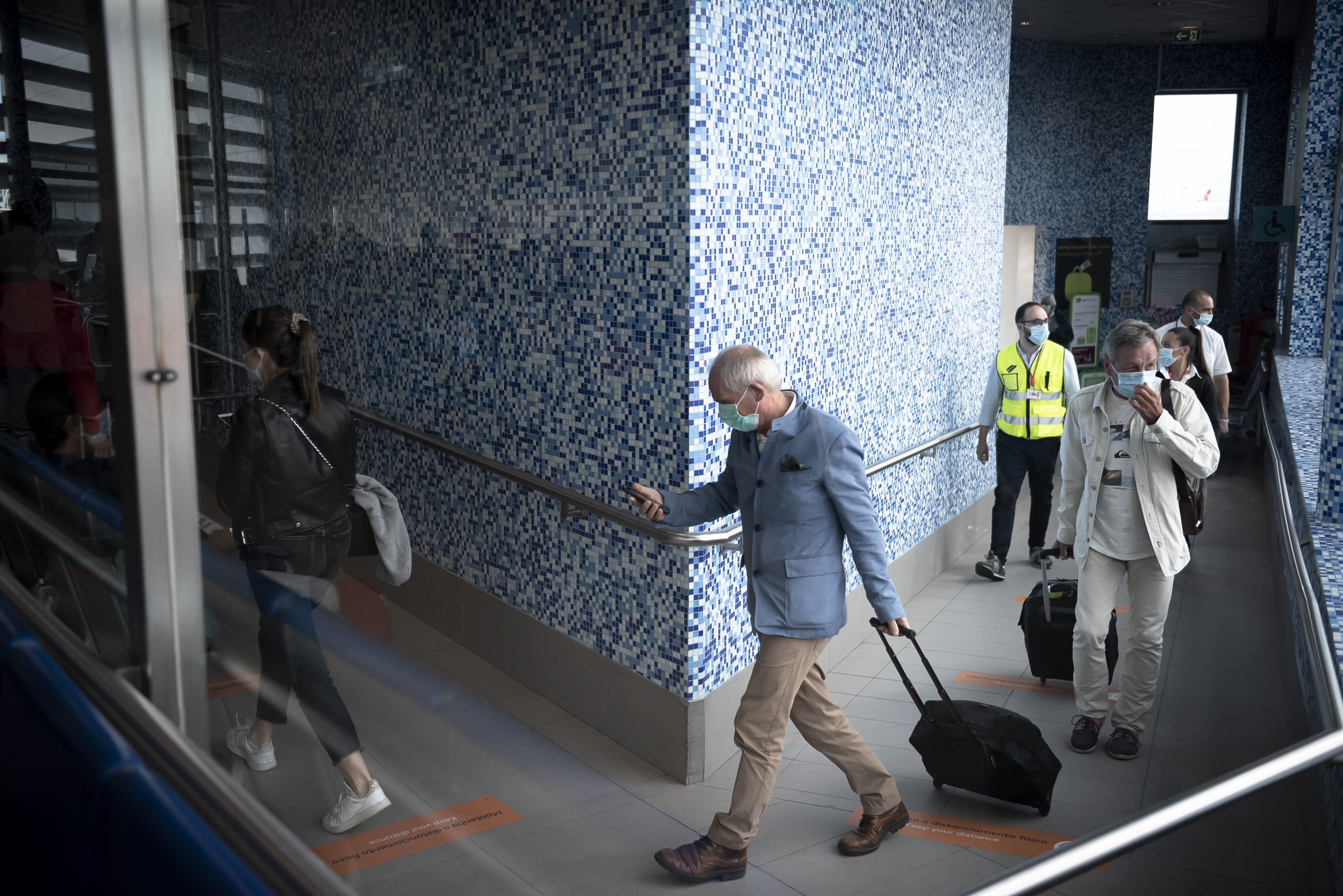 Passengers, airport