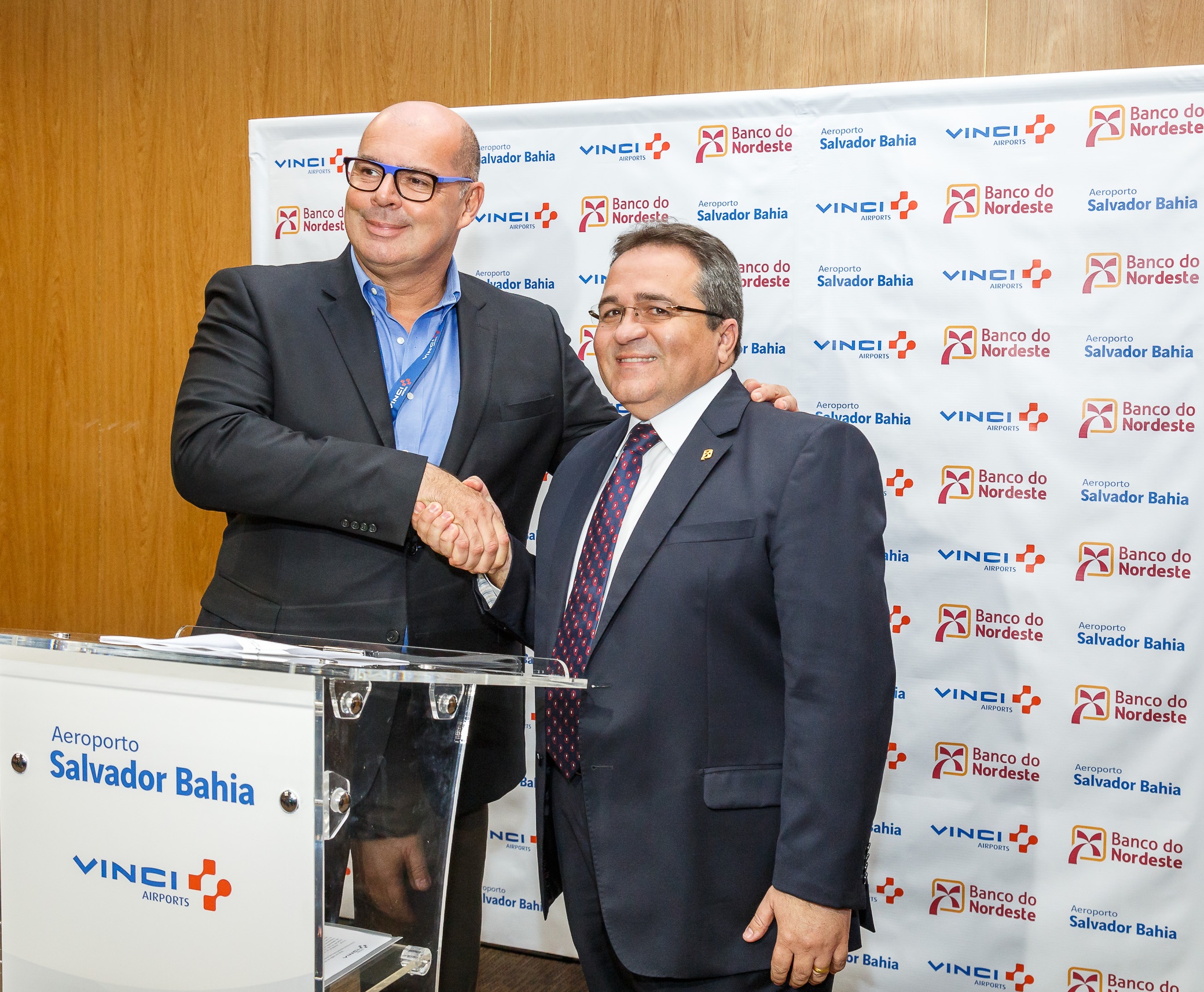 2018 - Signing of the financial deal.jpg