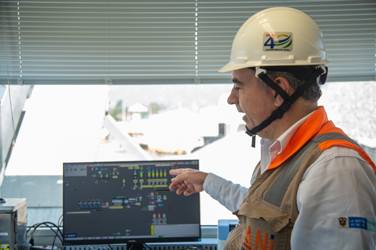 asphalt production plant, VIA 40 Express, Colombia, VINCI Highways (2).jpeg