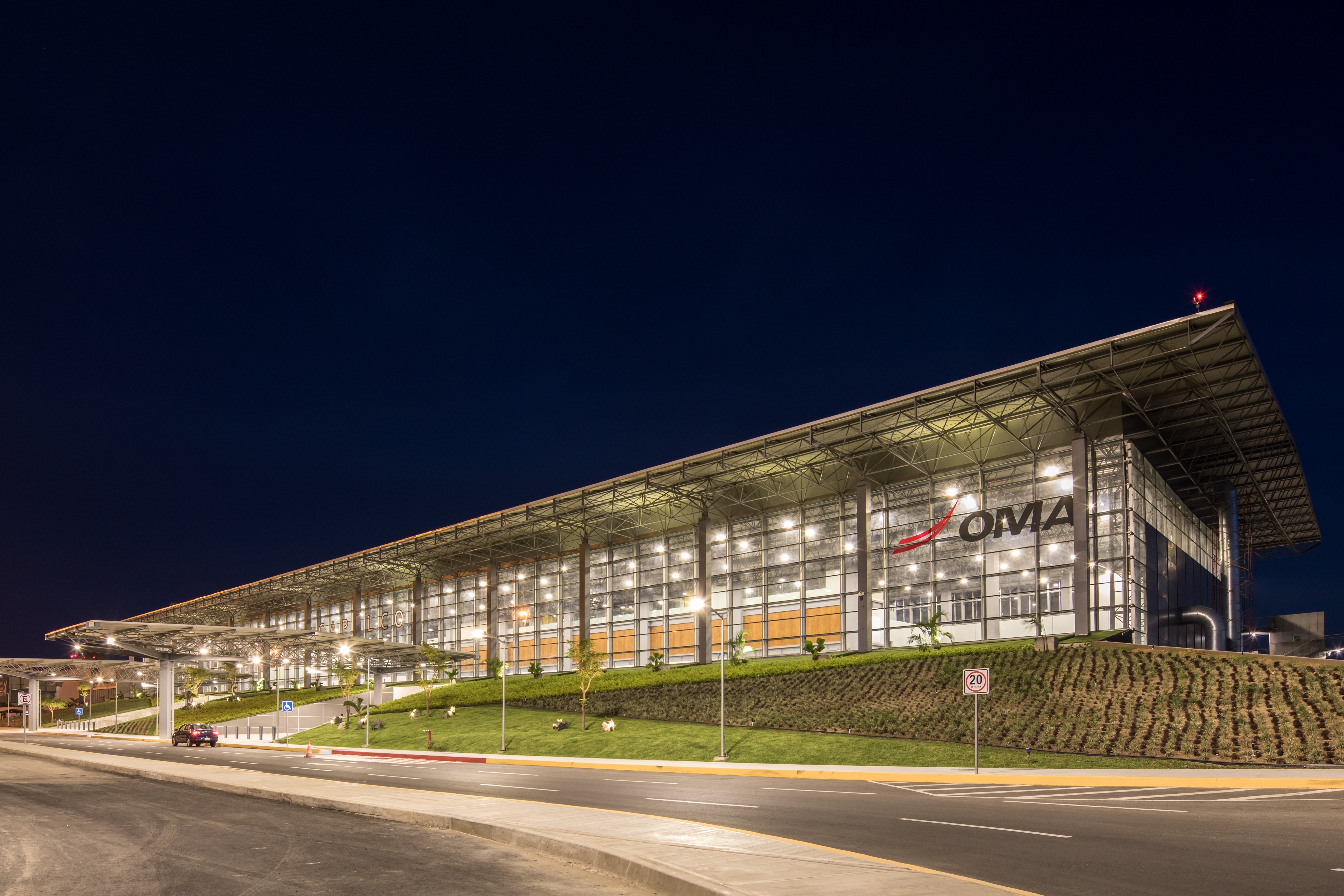 Acapulco Airport.jpg