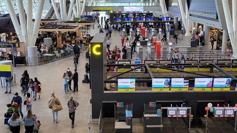 New international Terminal, Santiago airport, Chile, VINCI Airports.JPG