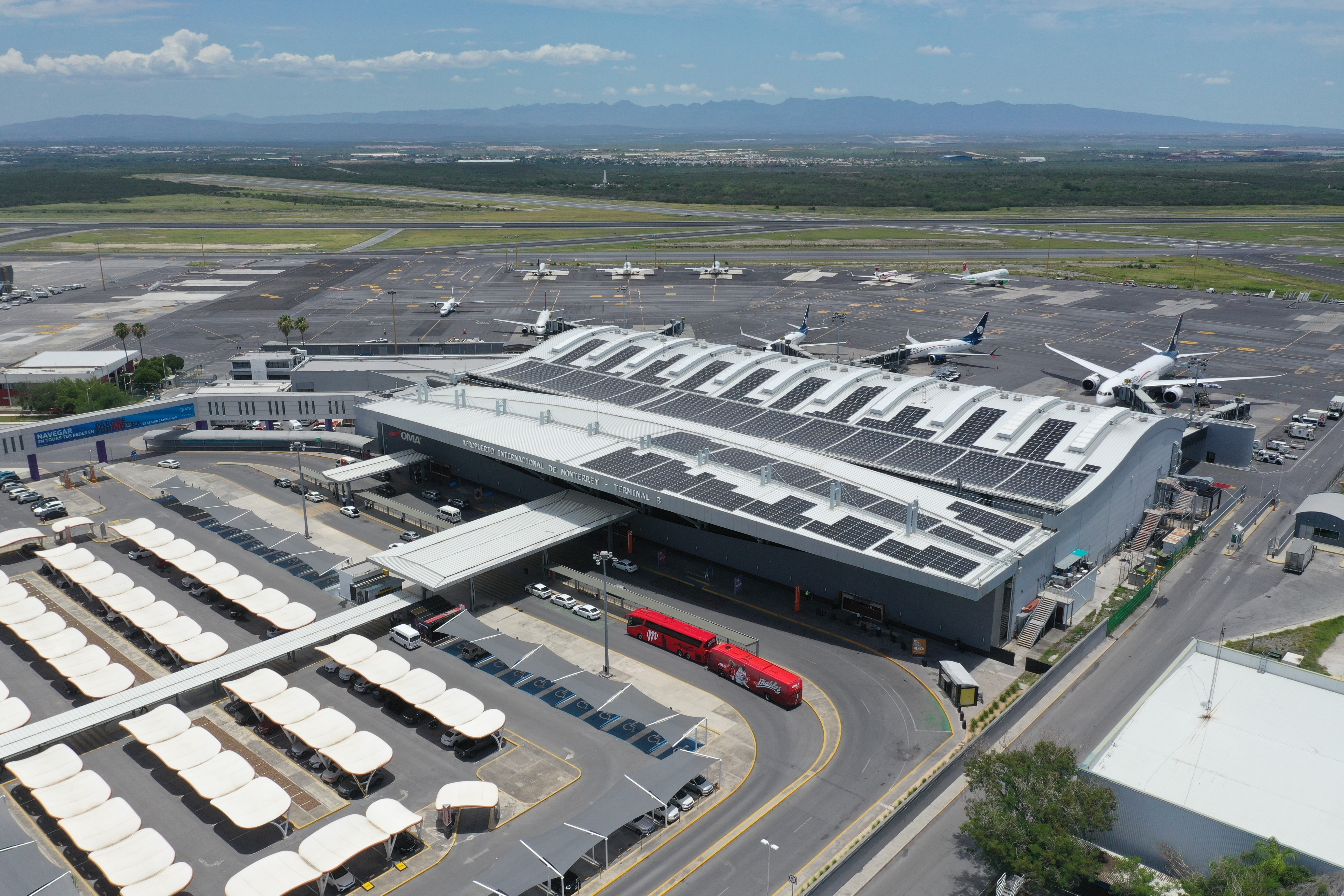 Solar panels Monterrey airport.jpg