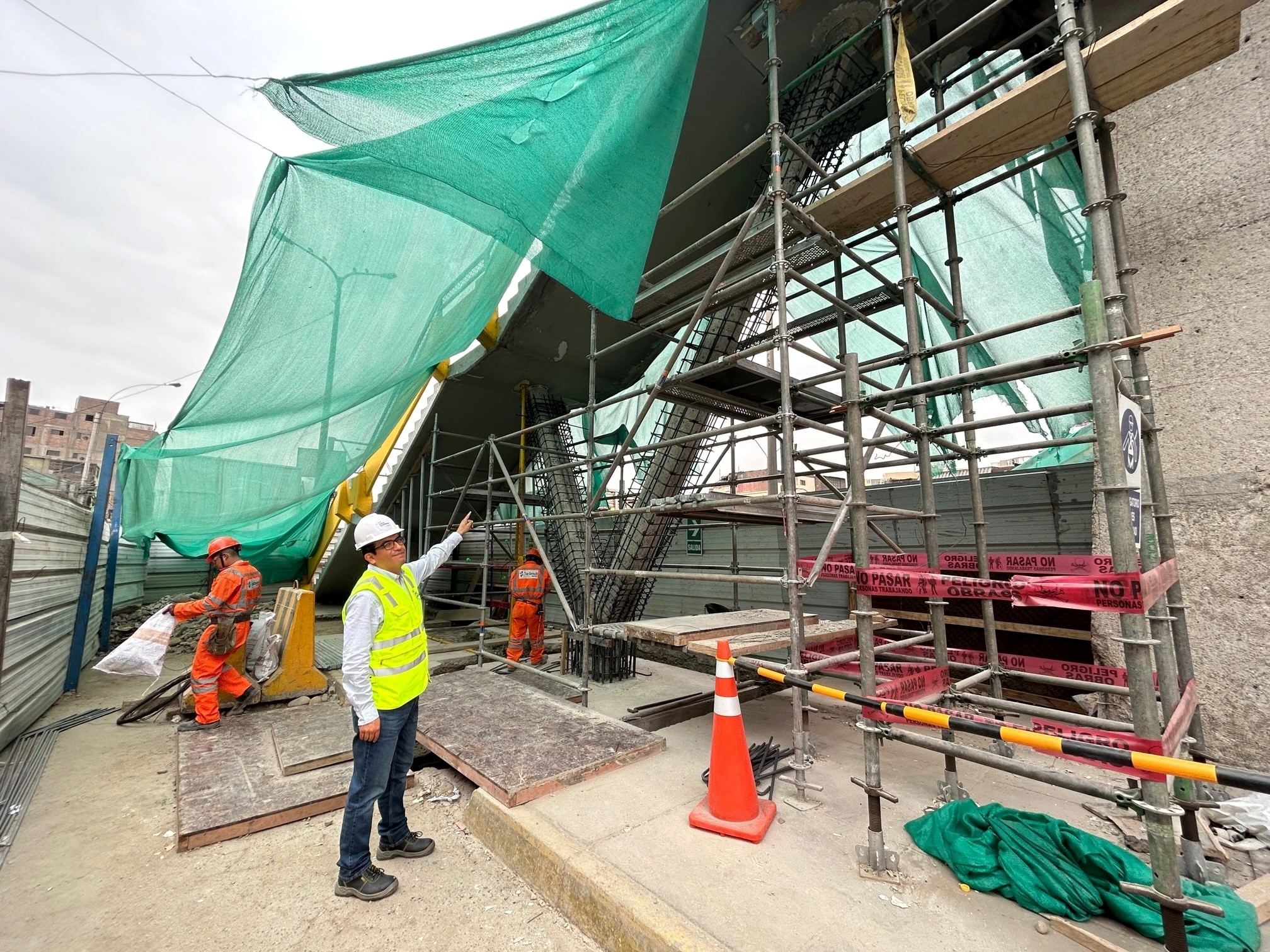 VINCI Highways_LIMA EXPRESA_bridge maintenance.jpg